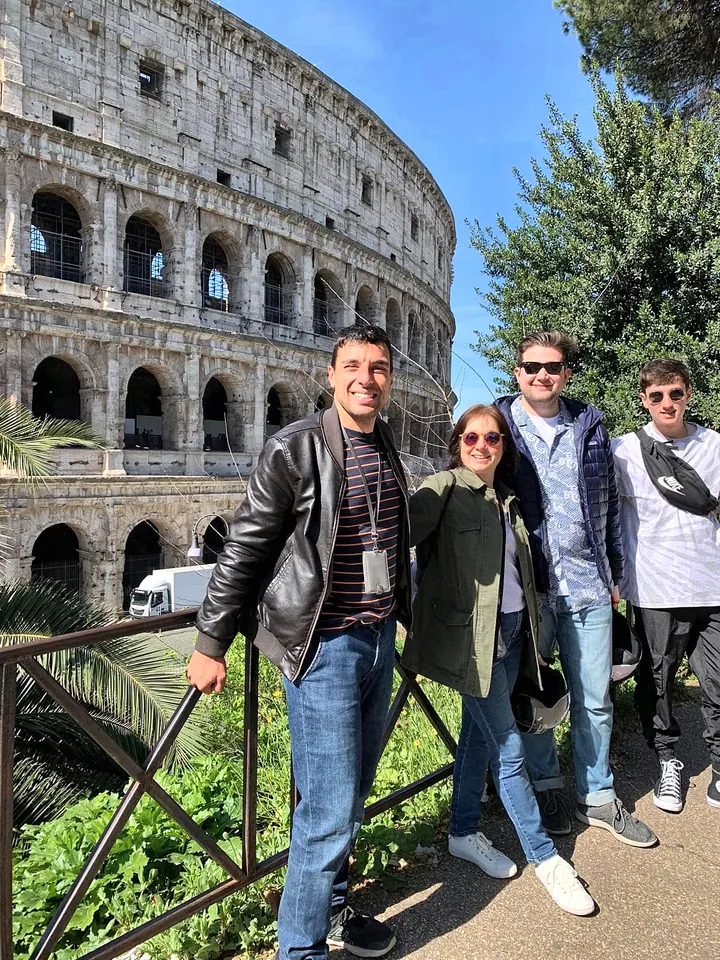 Guide with a small group at the Colosseum viewpoint