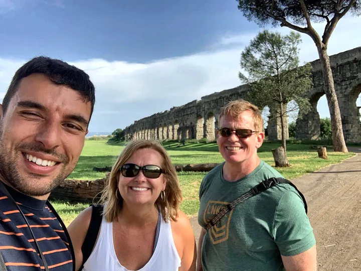 Guide and two guests at the Park of the Aqueducts